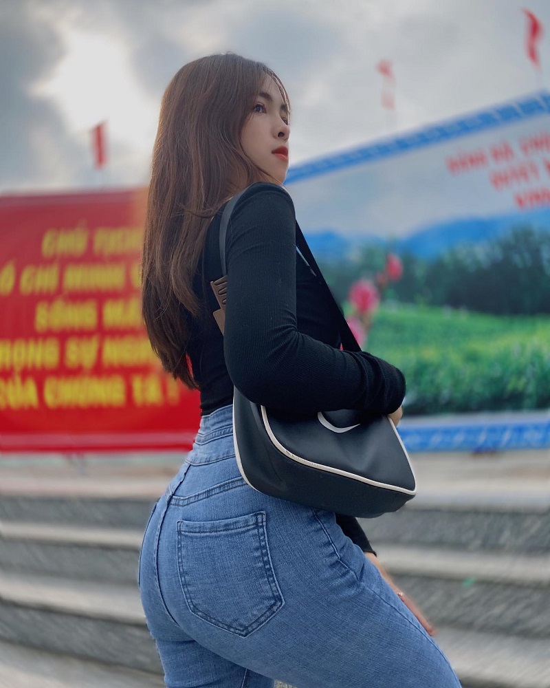 tiktoker Lộc Ánh Thu sexy 8