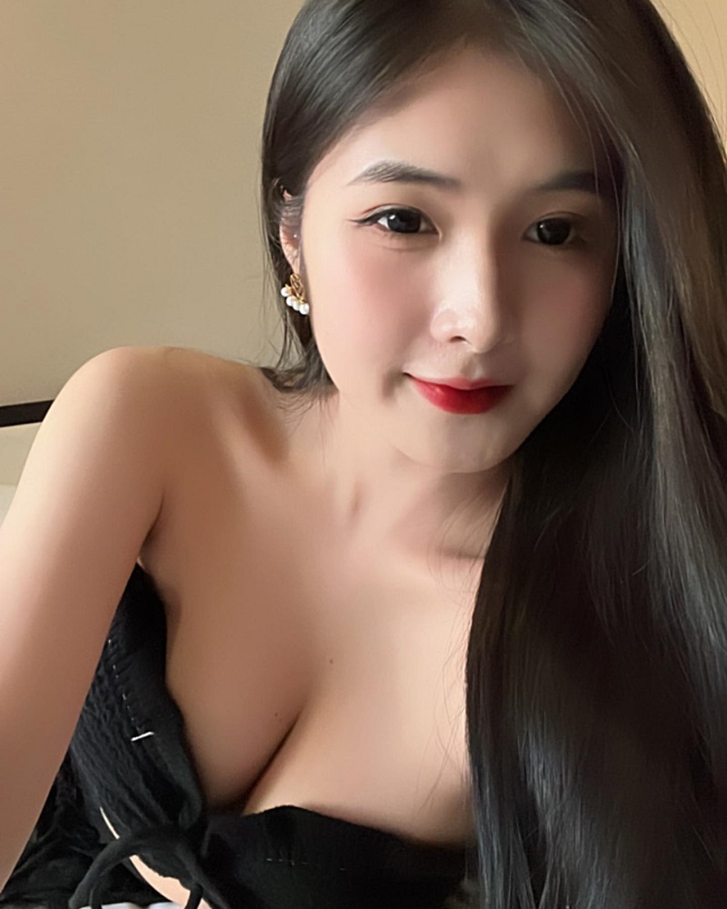 Ảnh Quỳnh Alee sexy 9