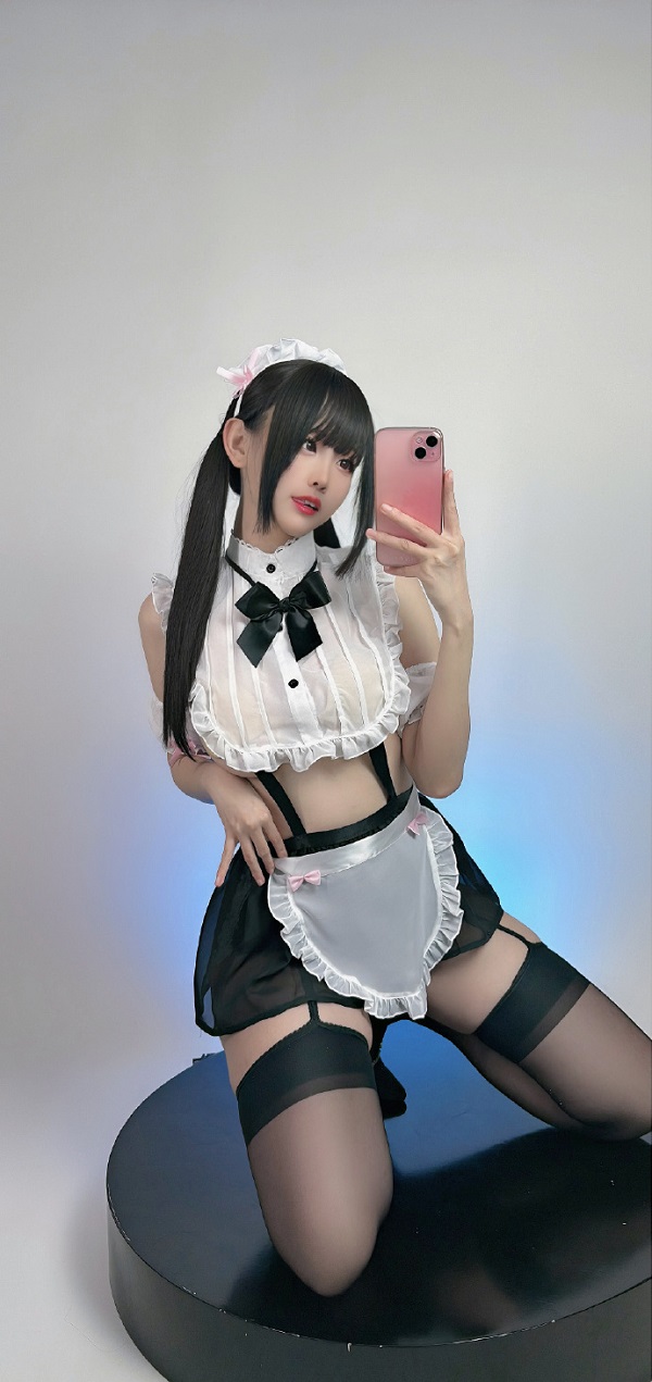 Ảnh gái xinh cosplay hầu gái 10