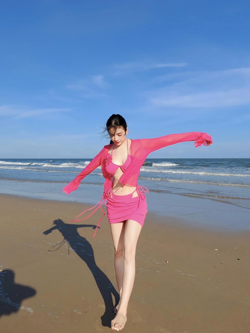 Hình ảnh hotgirl DJ Mie bikini 2