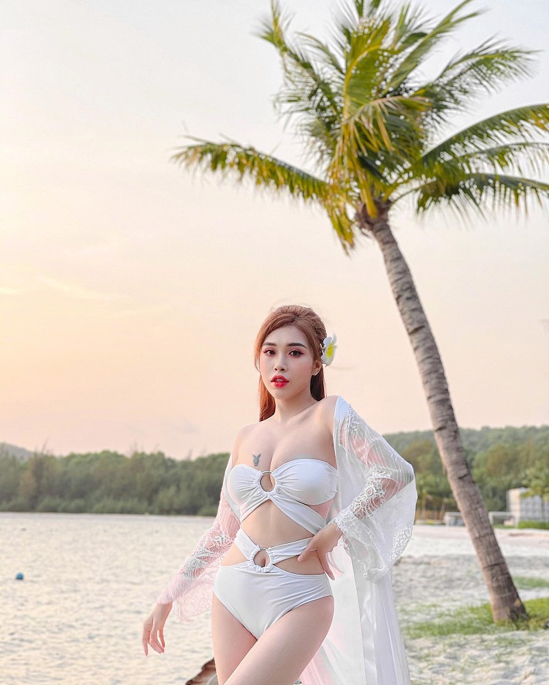 Ảnh Pinky Bảo Trân bikini 6