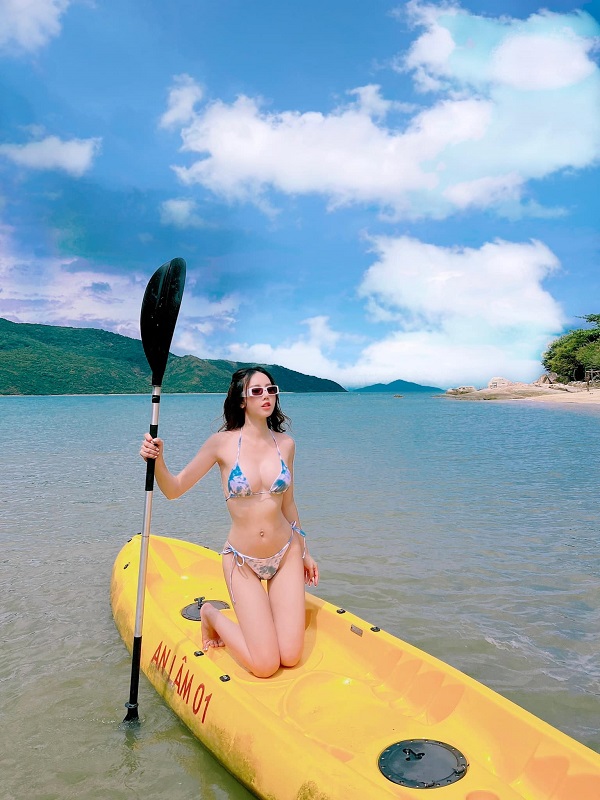 Hotgirl Nguyễn Vân Vân bikini 19