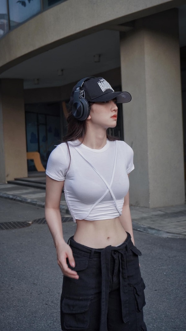 Ảnh Lê Bống sexy 11