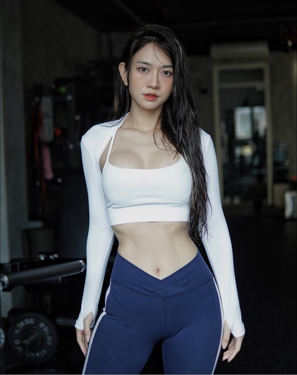 Ảnh Lê Bống sexy 3