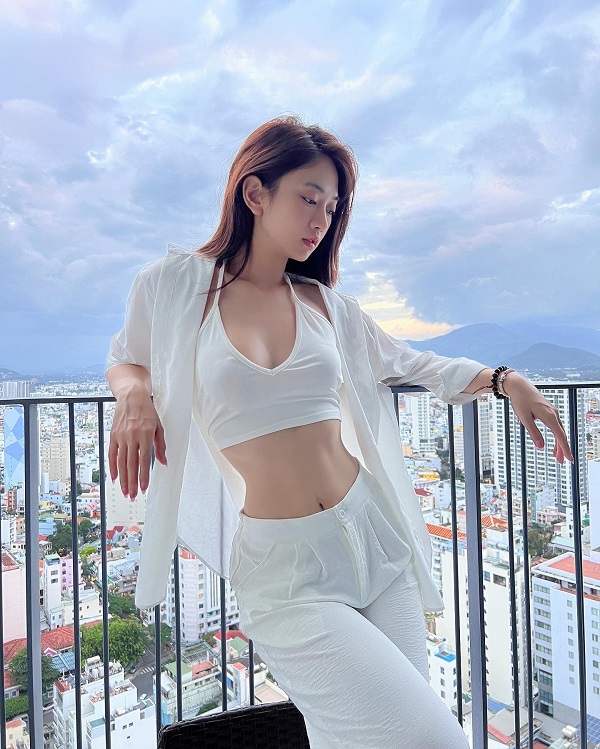 Ảnh Lê Bống sexy 21