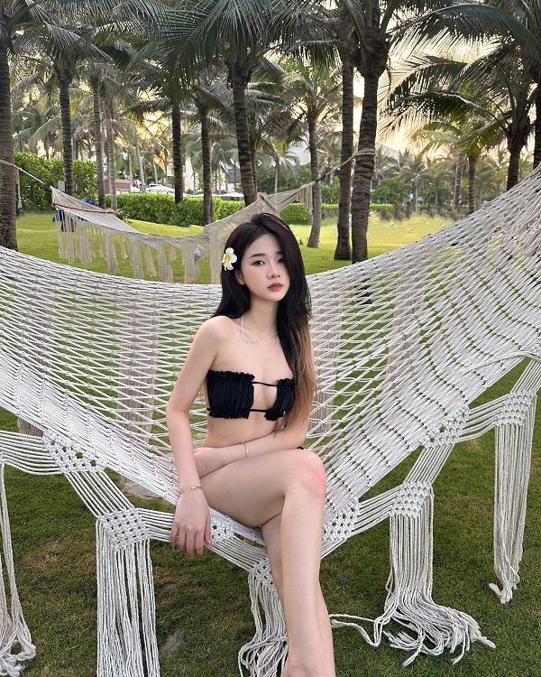 Nguyễn Diệu Linh bikini 9