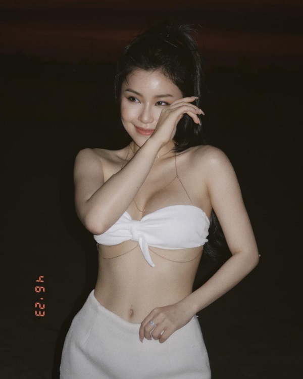 Tiktoker Quỳnh Thi sexy 30