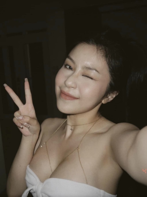 Tiktoker Quỳnh Thi sexy 23