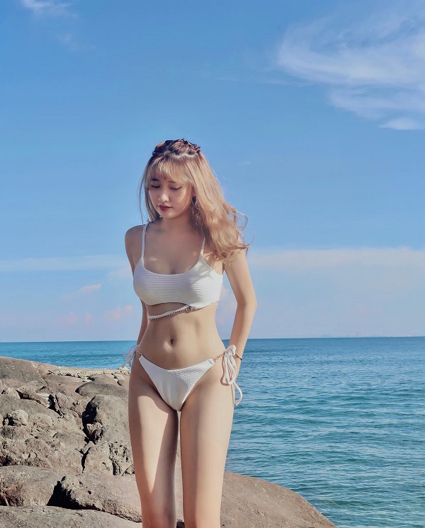 Ảnh Vũ Thị Khánh Huyền bikini  8