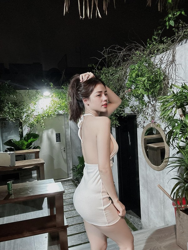 Ảnh ca sĩ Hương Ly sexy nuột nà 19