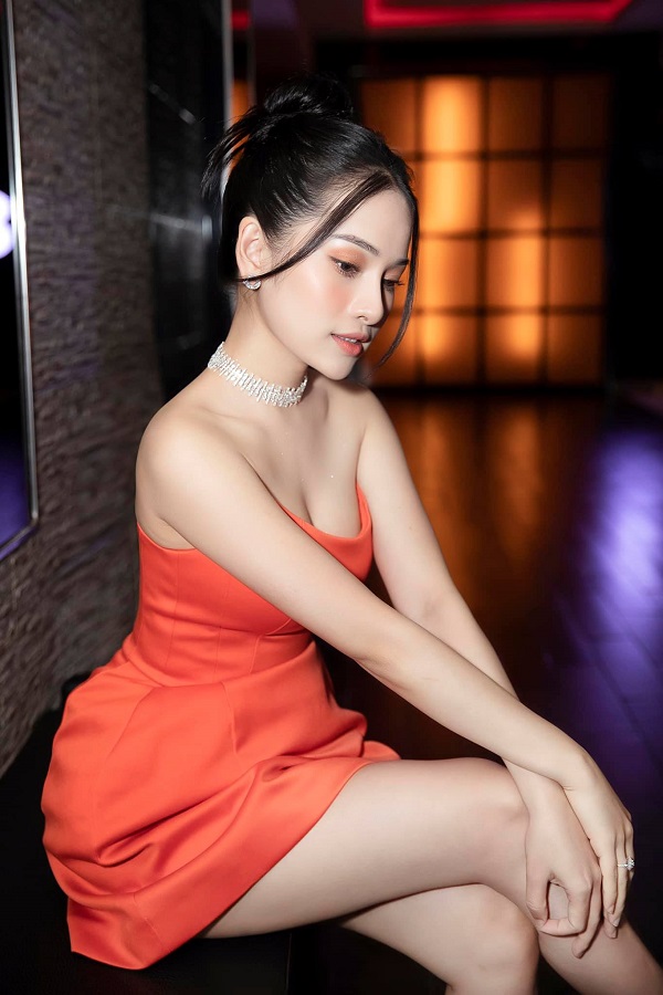 Ảnh ca sĩ Sara Lưu sexy gợi cảm 8