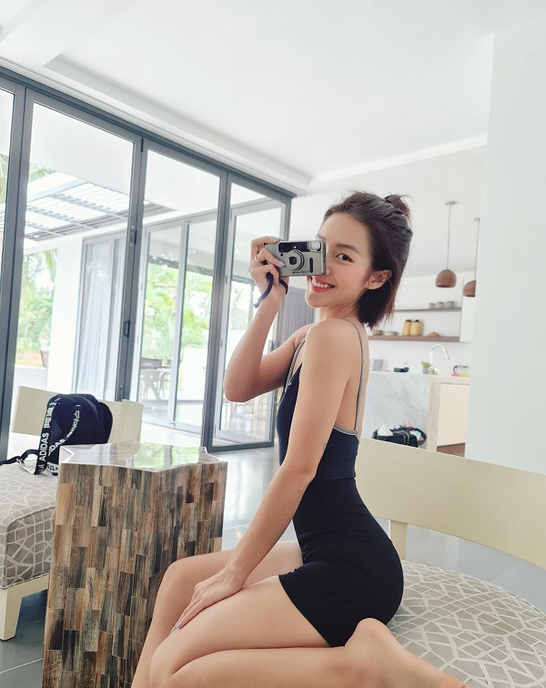 Ảnh Khả Ngân bikini 2