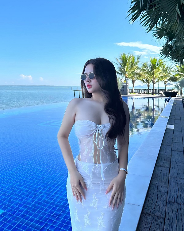 Ảnh hotgirl Hồng Hân bikini 11