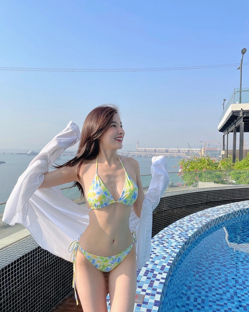 Ảnh diễn viên Cao Thái Hà bikini 8