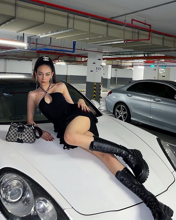 Hình ảnh ca sỹ Phí Phương Anh sexy 2 