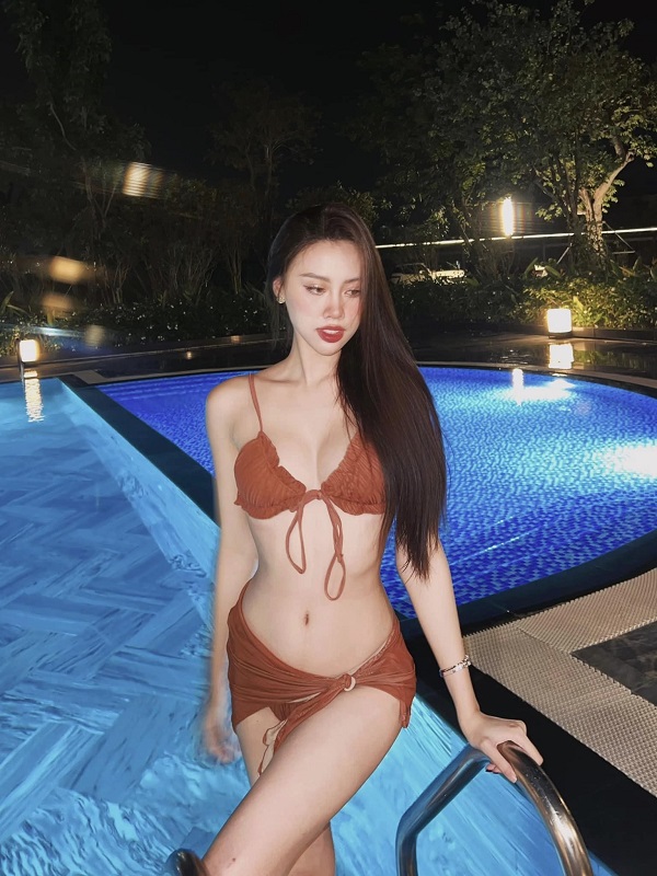 Ảnh Đặng Hoàng Tâm Như bikini gợi cảm 5