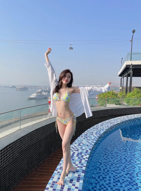 Ảnh diễn viên Cao Thái Hà bikini gợi cảm 16