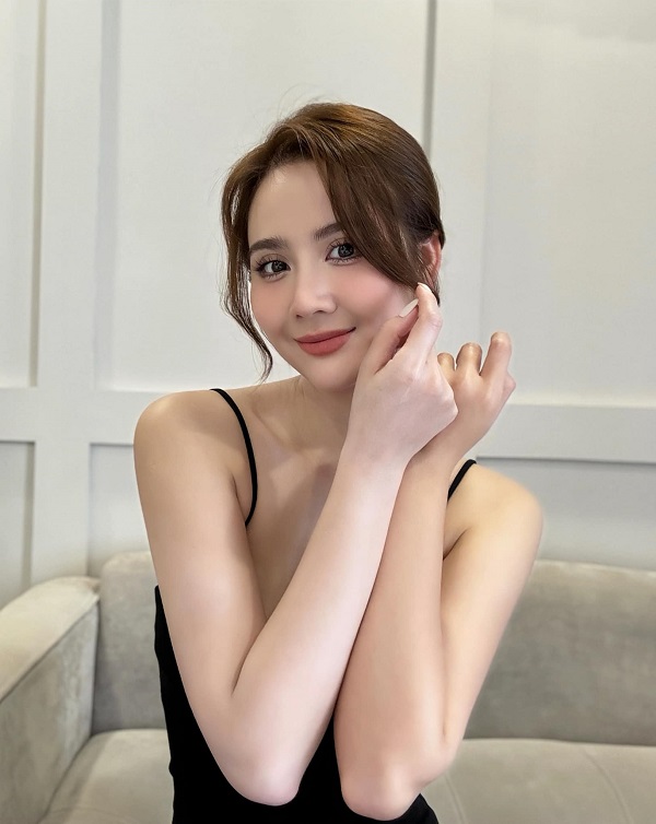 Ảnh diễn viên Huyền Lizzie sexy xinh đẹp 1