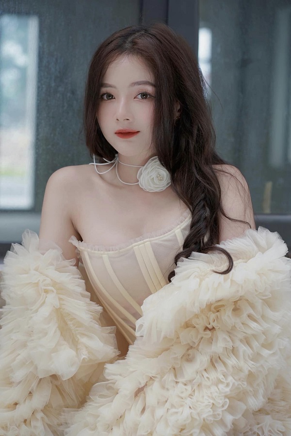 Ảnh diễn viên Lê Lý Lan Hương sexy 7