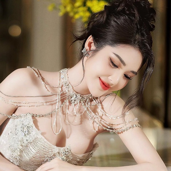 Ảnh diễn viên Ny Saki sexy xinh đẹp mới nhất 12