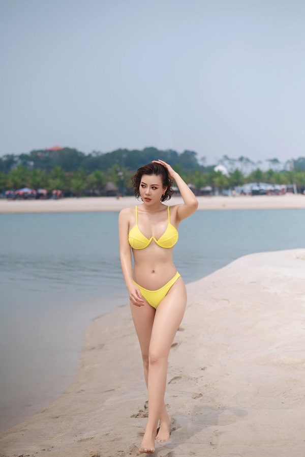 Ảnh diễn viên Thanh Hương bikini gợi cảm 11