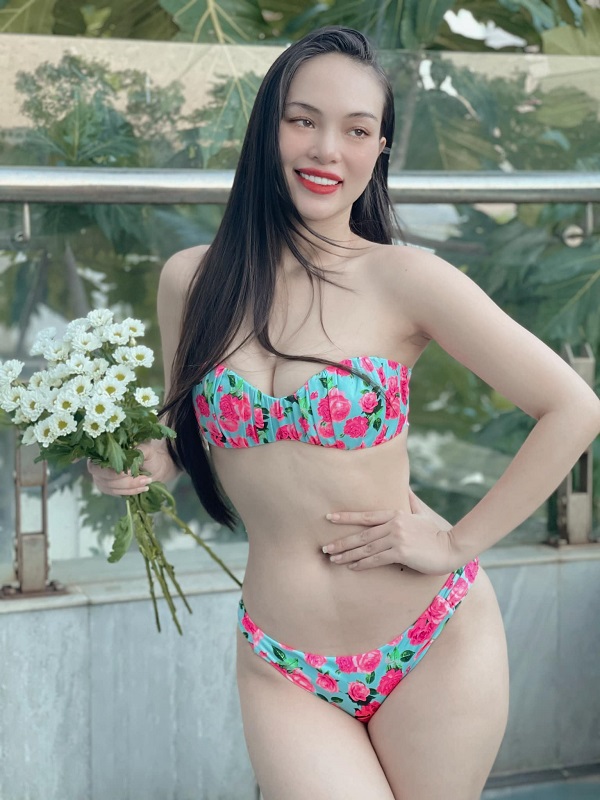 Ảnh Hoàng Hương Ly bikini 10