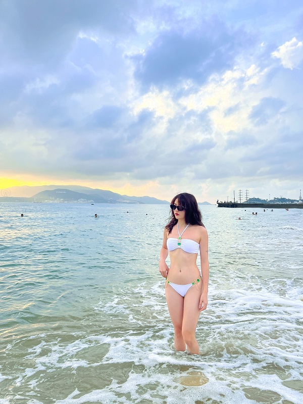 Ảnh hotgirl Đặng Phương Anh bikini 19