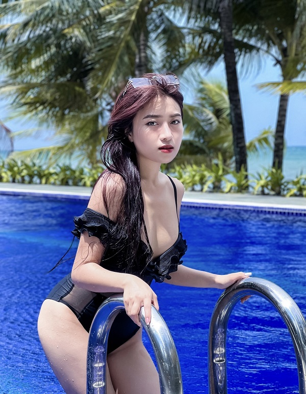 Ảnh hotgirl Hạ Nhiên bikini nóng bỏng 17