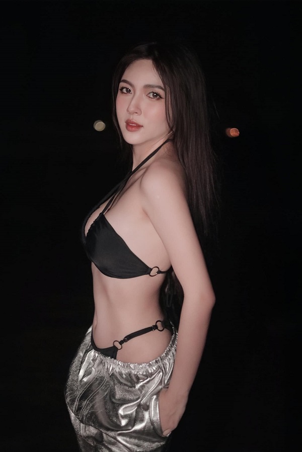 Ảnh hotgirl Nguyễn Phúc Kim Ngân bikini 3