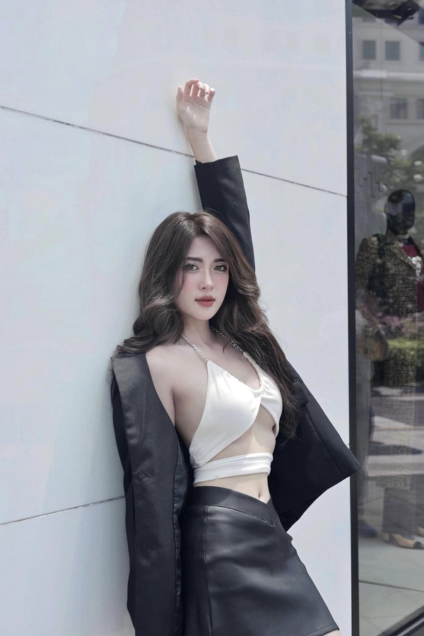 Ảnh hotgirl Nguyễn Phúc Kim Ngân sexy gợi cảm 5