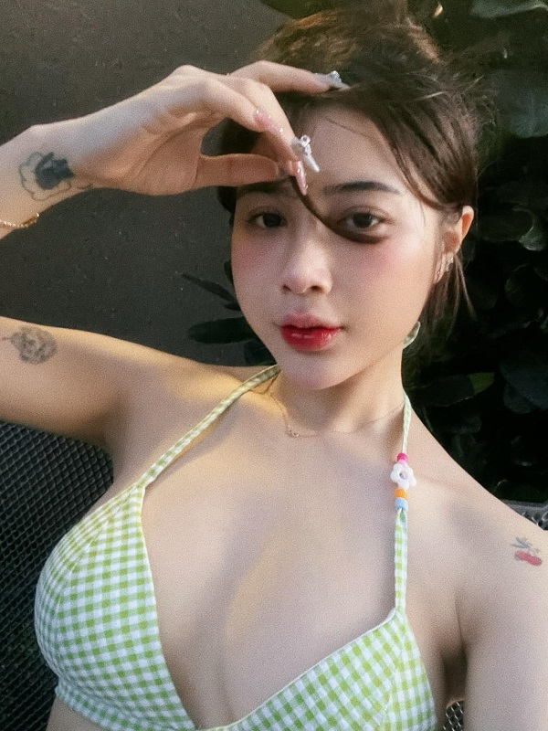 Ảnh hotgirl Quỳnh Ami bikini nóng bỏng 10