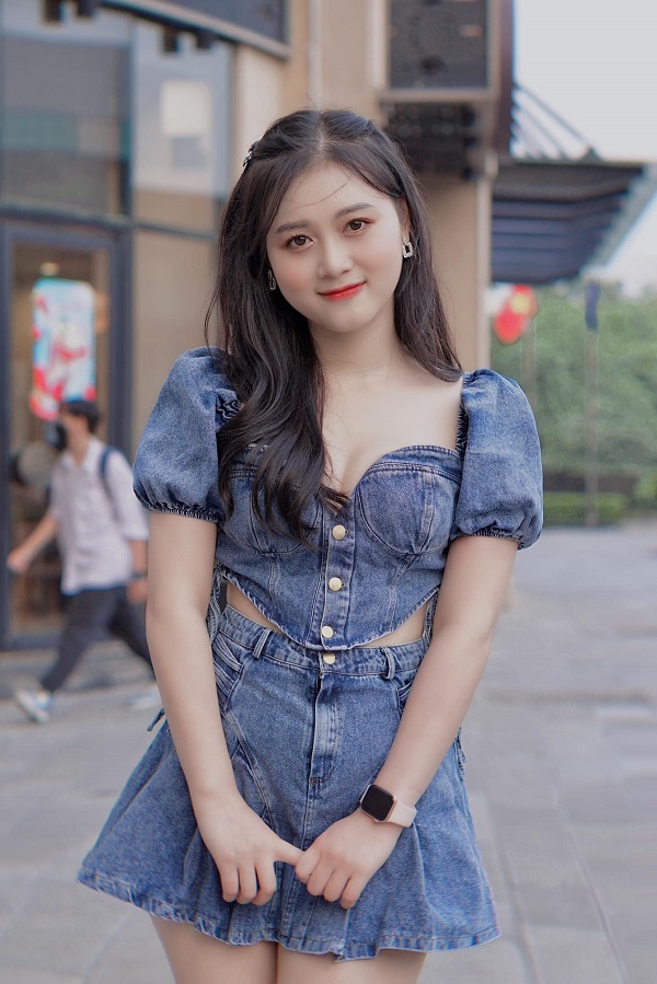 Ảnh hotgirl Cao Tú Hường sexy 18