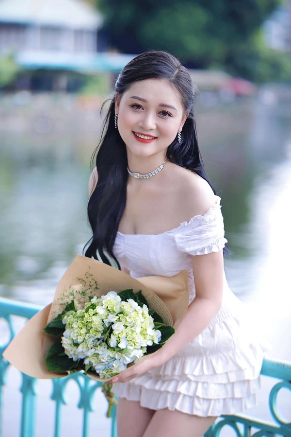 Ảnh hotgirl Cao Tú Hường sexy 14