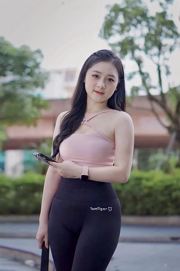 Ảnh hotgirl Cao Tú Hường sexy 15