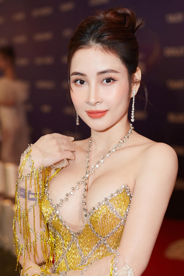 Ảnh hotgirl Hương Mai sexy 19