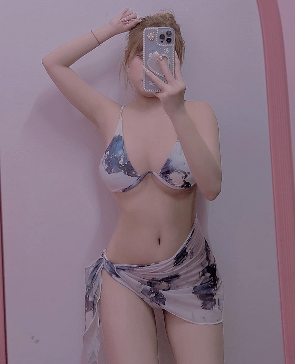 Ảnh hotgirl Quỳnh Nga bikini 4