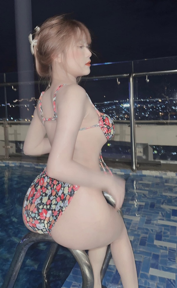 Ảnh hotgirl Quỳnh Nga bikini 5