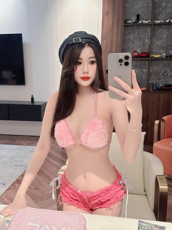 Ảnh hotgirl Quỳnh Nga sexy 13