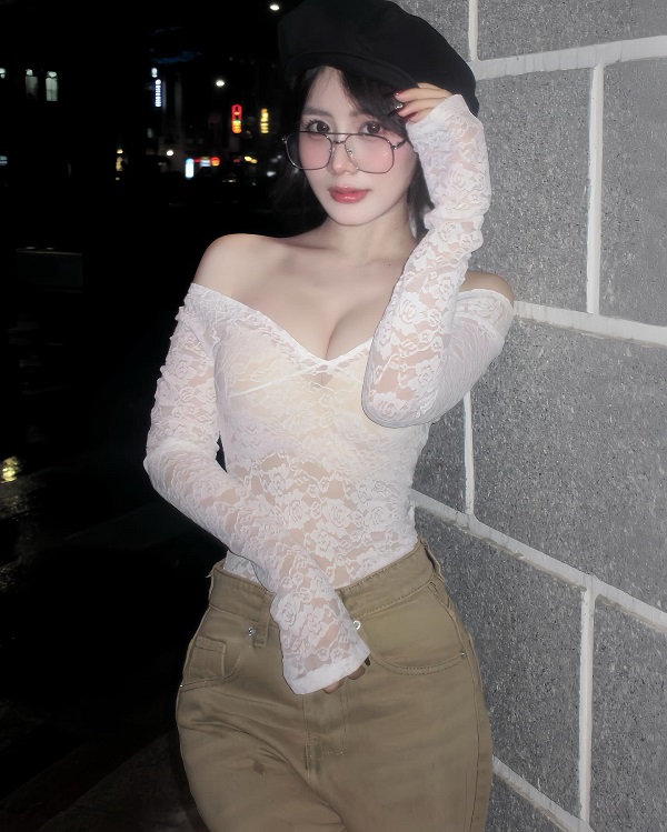 Ảnh tiktoker Linh Tít sexy xinh đẹp 19