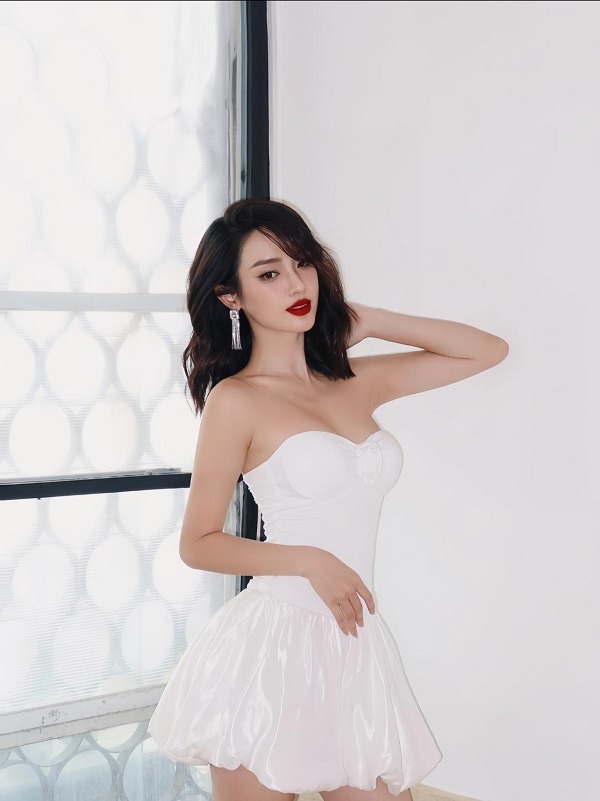 Ảnh Vũ Thuý Quỳnh sexy xinh đẹp 2