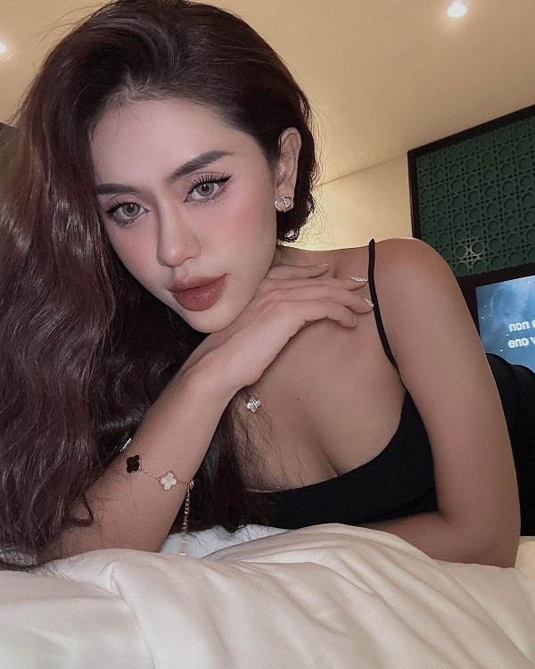 Ảnh Bạch Tuyết Minh sexy gợi cảm 8