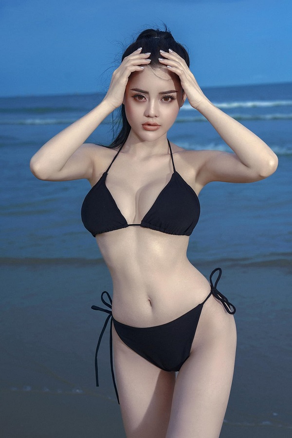 Ảnh Dương Trúc Quân bikini nóng bỏng 13