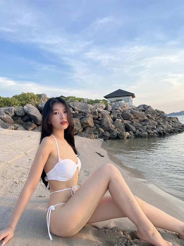 Ảnh Hoàng Hạnh Nguyên bikini nuột  nà 14