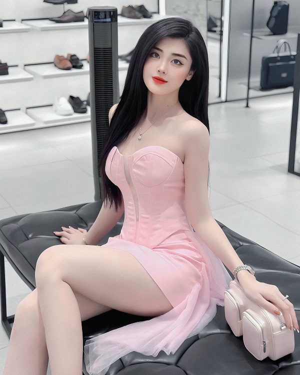 Ảnh hotgirl Bạch Huyền Trang sexy 13