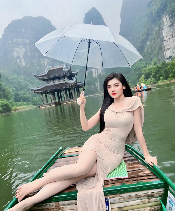 Ảnh hotgirl Bạch Huyền Trang sexy 11