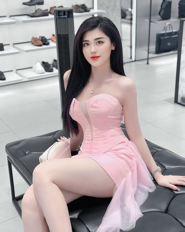 Ảnh hotgirl Bạch Huyền Trang sexy 7