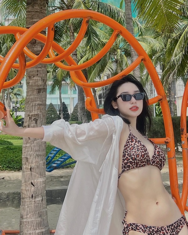 Ảnh hotgirl Hồng Sang bikini 6