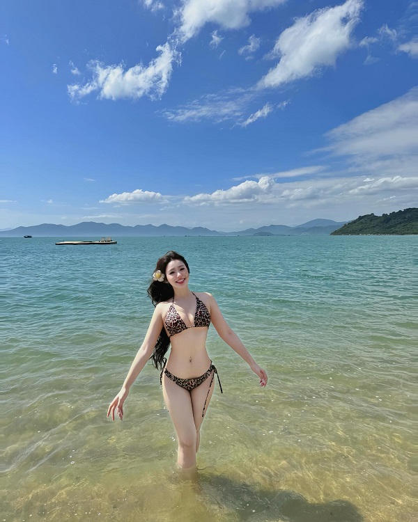 Ảnh hotgirl Hồng Sang bikini 4