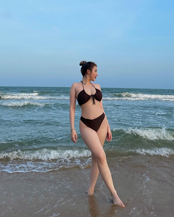 Ảnh hotgirl Sunna bikini nóng bỏng 7