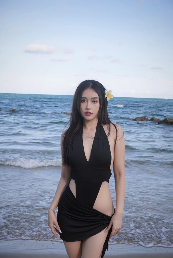 Ảnh hotgirl Trần Hải Ngân bikinin 14